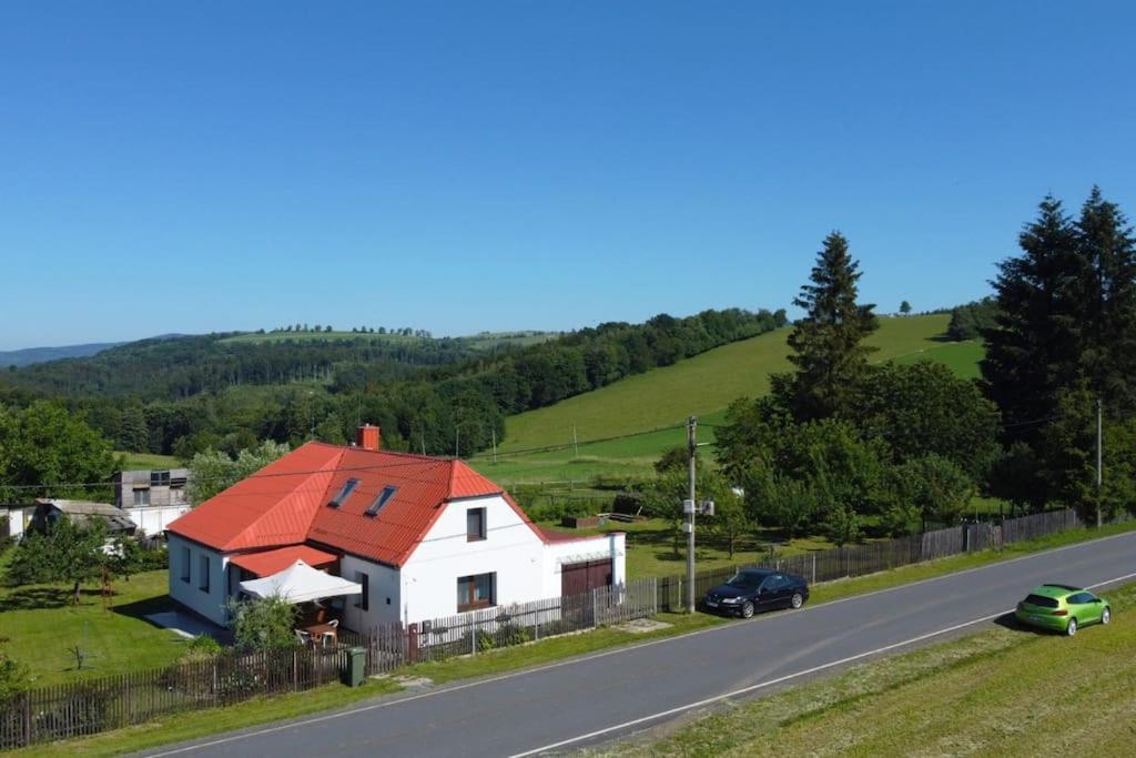 Dum Nedaleko Resovskych Vodopadu Villa Tvrdkov Exterior photo